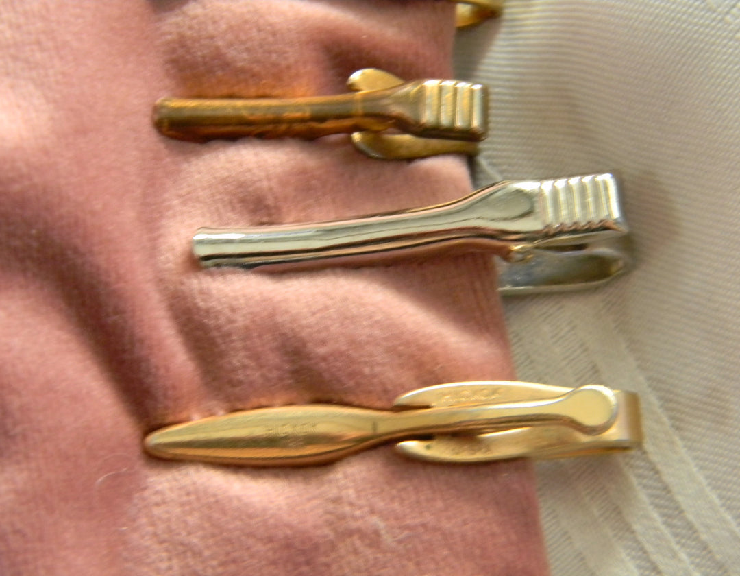 p377 Lot of 10 Vintage Tie Bars/ Clips Swank, Hickok and others