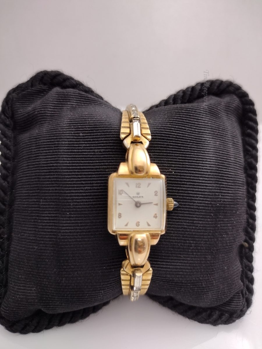k601 Beautiful 1940s Ladies 18kt Rose Gold Mechanical Rolex Wristwatch