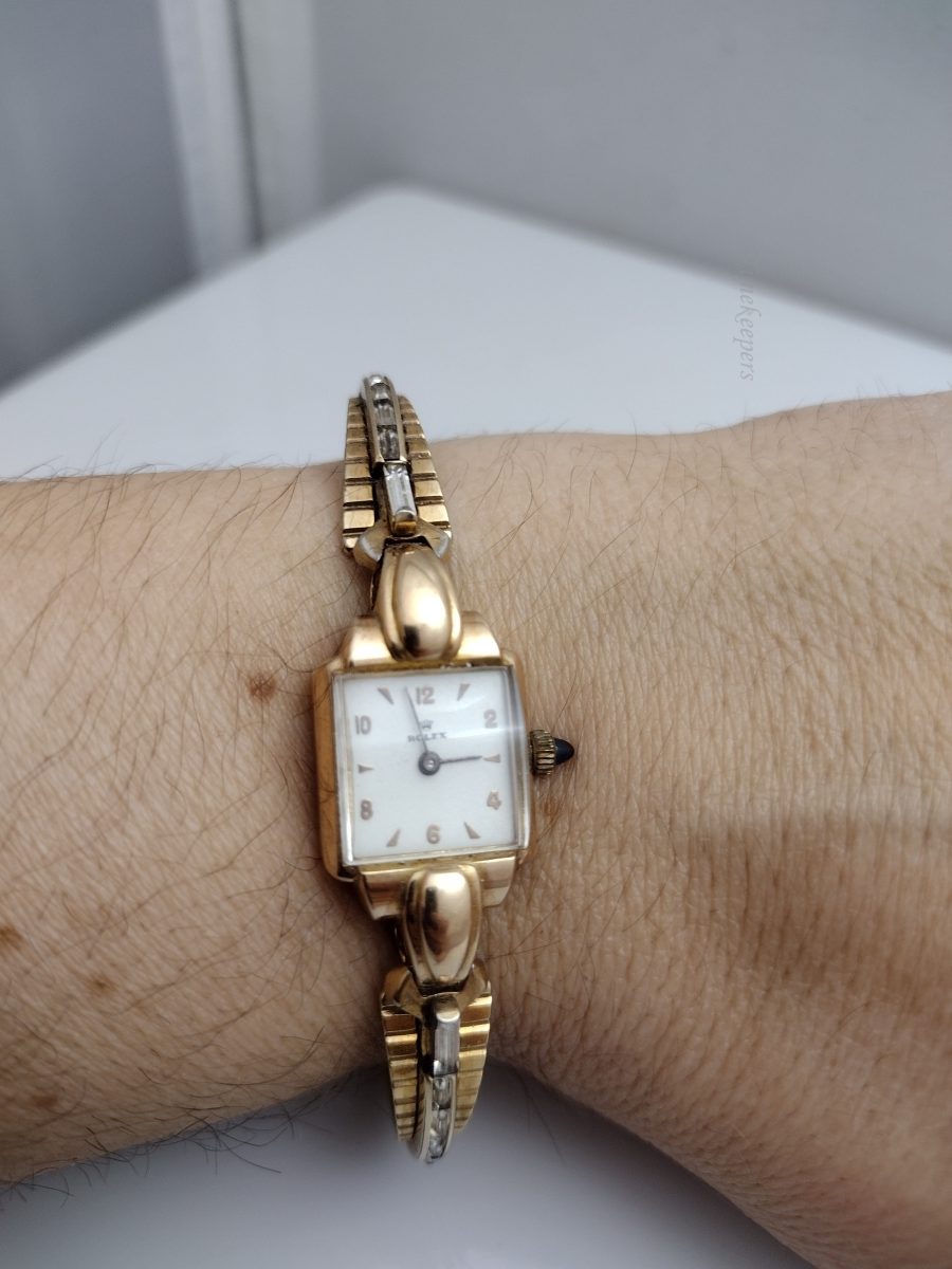 k601 Beautiful 1940s Ladies 18kt Rose Gold Mechanical Rolex Wristwatch