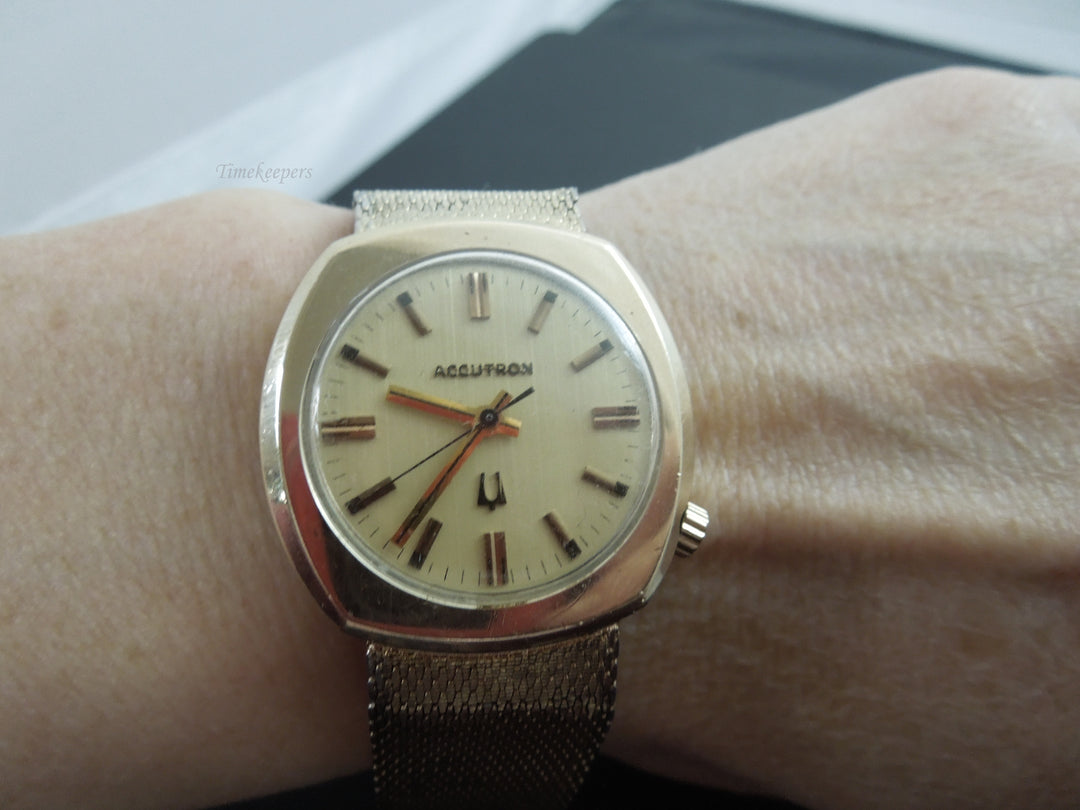 g330 Beautiful 10kt Gold Filled Bulova Accutron Watch