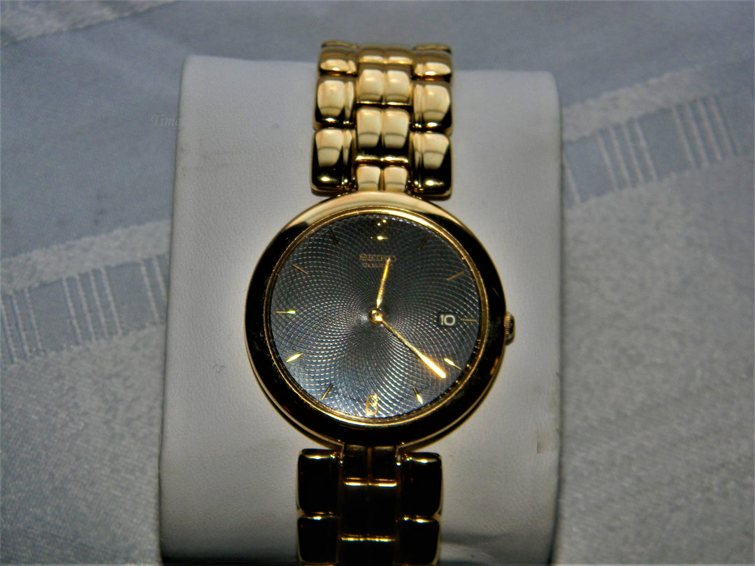 j575 Retro Seiko Quartz Black Dial Wrist Watch Bracelet Band in Gold Tone