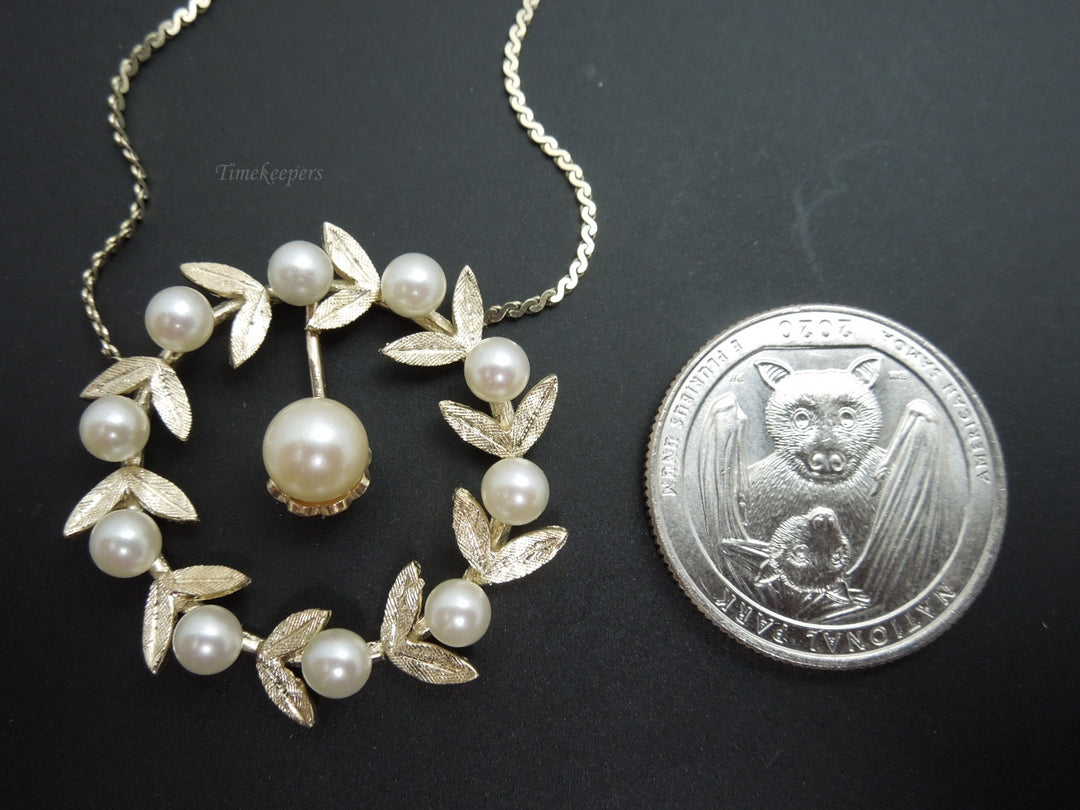 a736 Beautiful Pearl Circle Gold Leaf Pendant with Attached 14k Yellow Gold Necklace