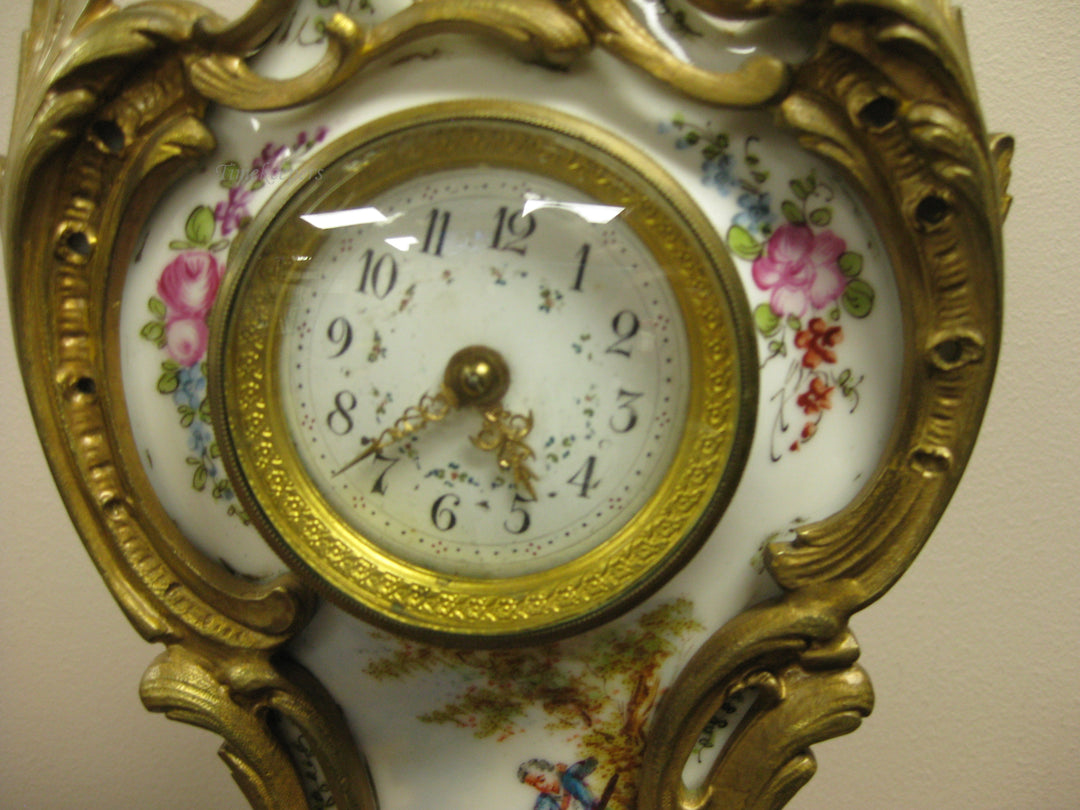 g202 1800s French Mantle/Miniature Clock