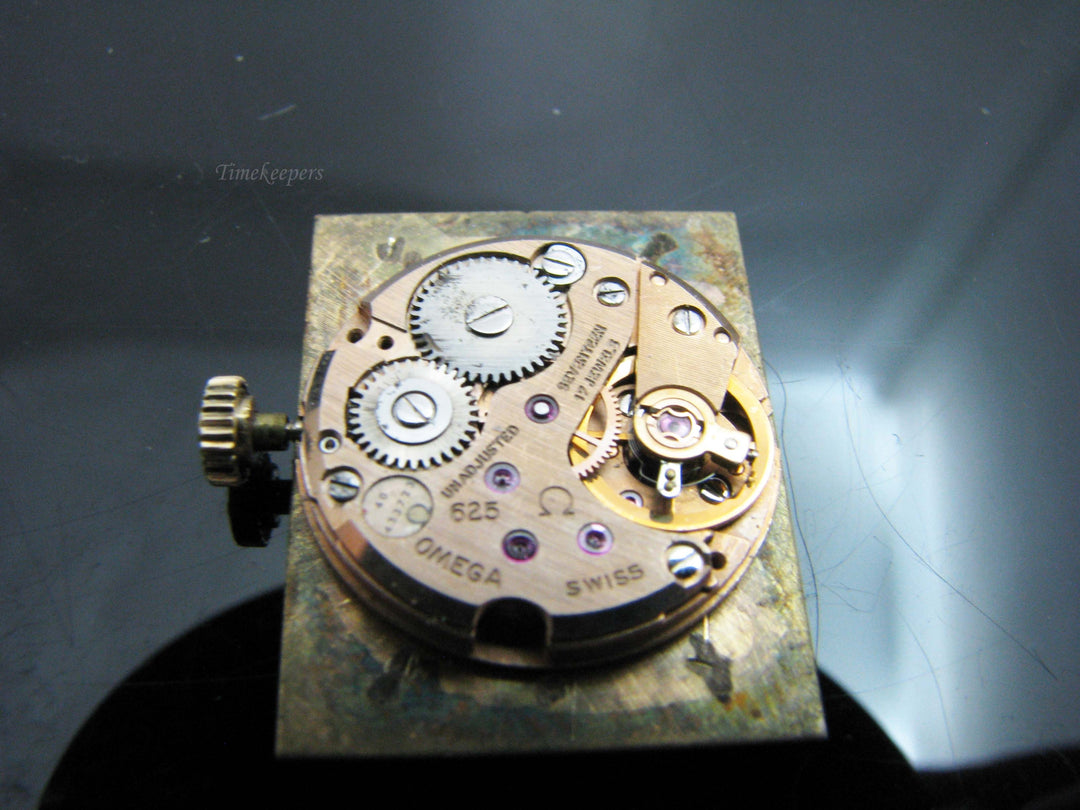 b814 Gorgeous Unisex 14kt Yellow Gold Omega Mechanical Wristwatch
