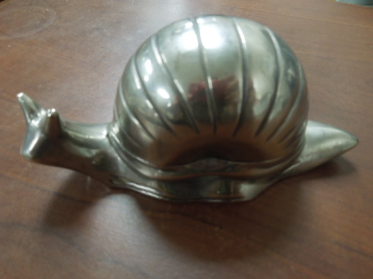 r097 Vintage E.P. Zinc Alloy Silver Plated Snail Escargot Trinket