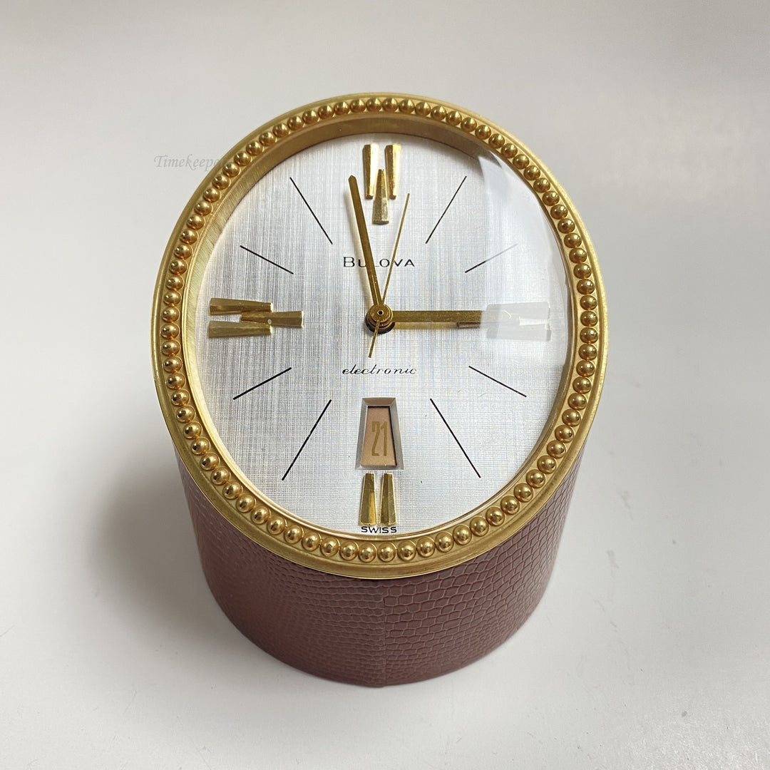 f492 Vintage Bulova Tiara Swiss Cordless Electronic Calendar Shelf Clock