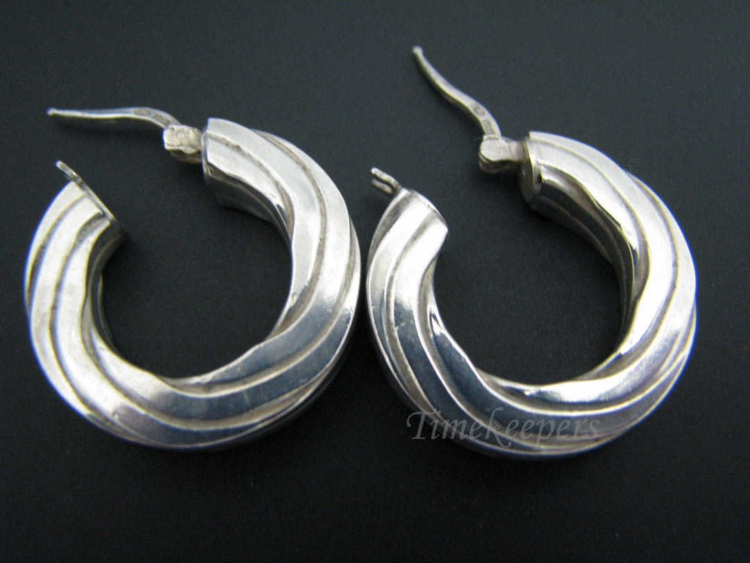 a911 Vintage Unique Sterling Silver Hoop Pierced Earrings with Lever Closures