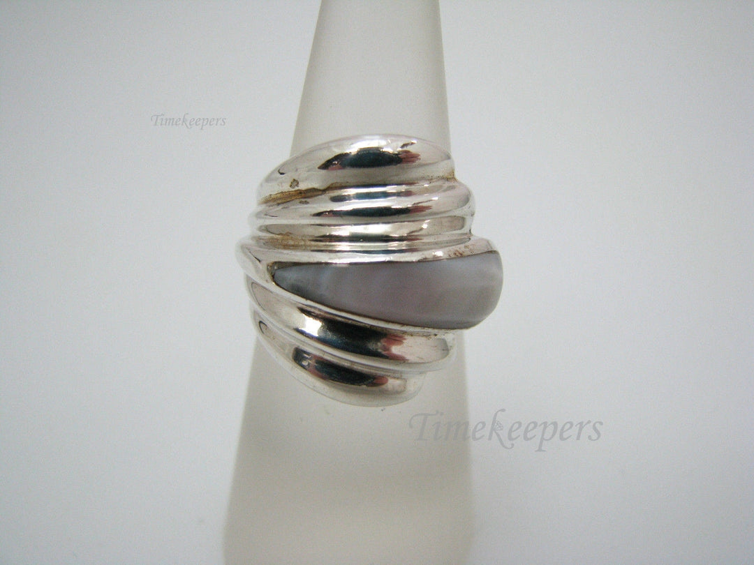 c128 Unique Sterling Silver Fan Ring with Mother of Pearl