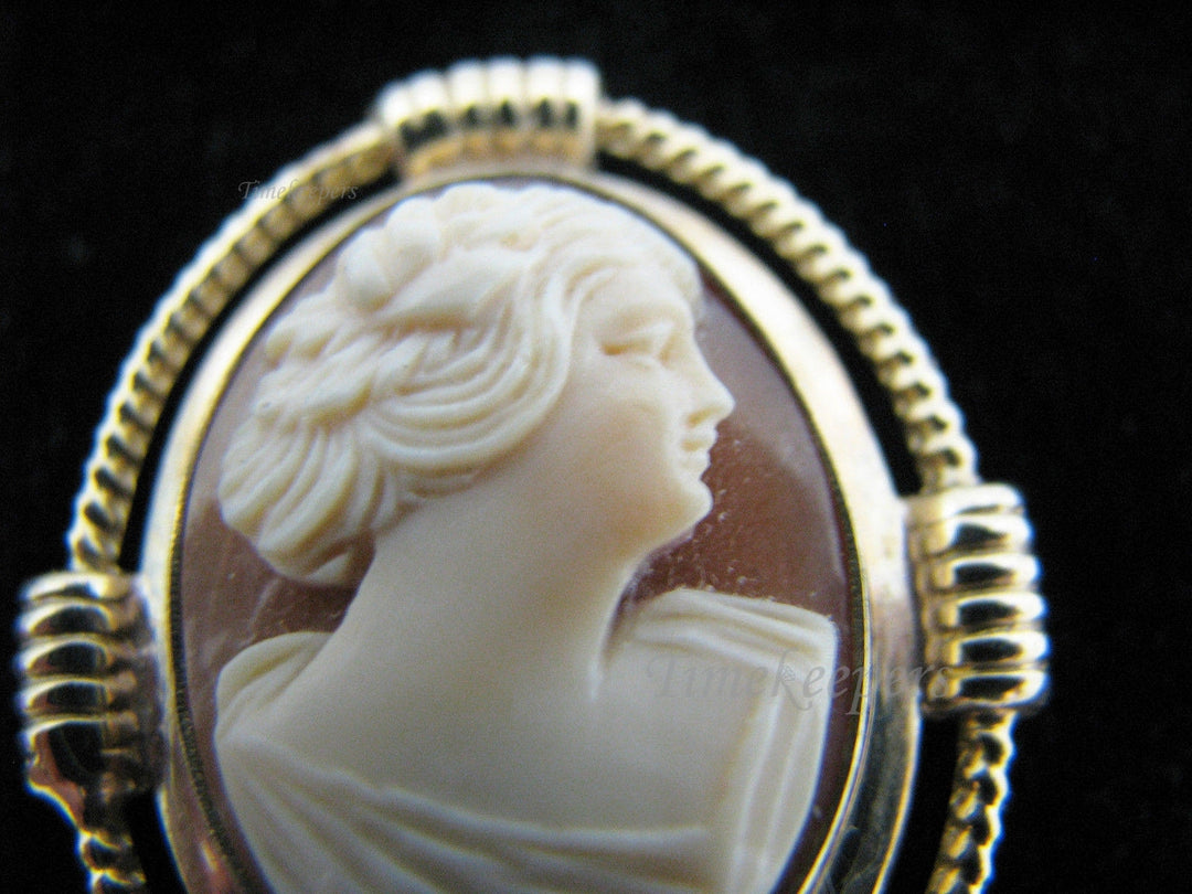 c448 Vintage Two Tone Cameo in 9k Yellow Gold Setting Convertible Brooch or Pendant