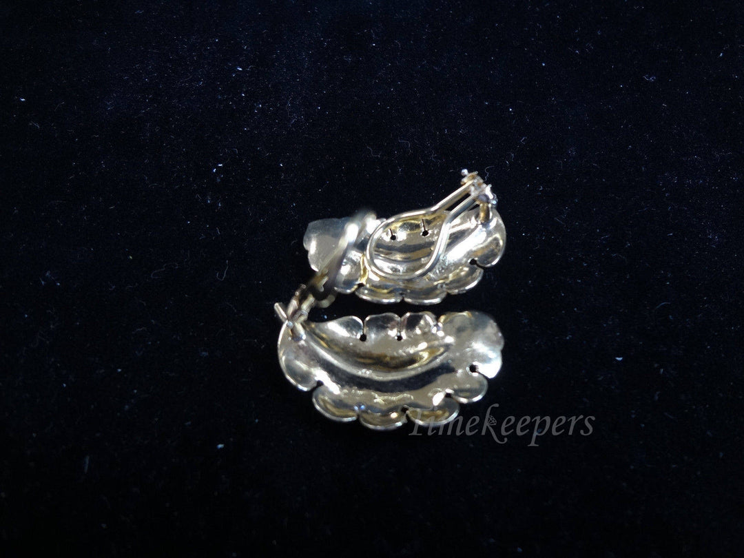 b040 Beautiful 14k Yellow gold Leaf Design Earrings With 4 small diamonds