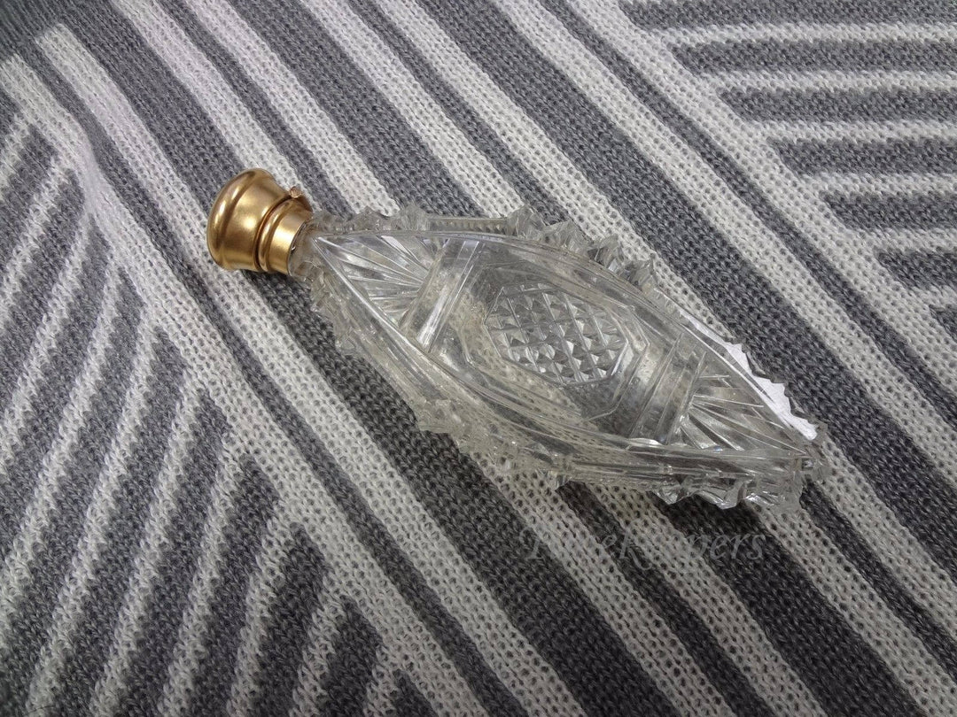 a1047 Antique 14K Gold Top Perfume Scent Bottle with Real Diamond on Lid