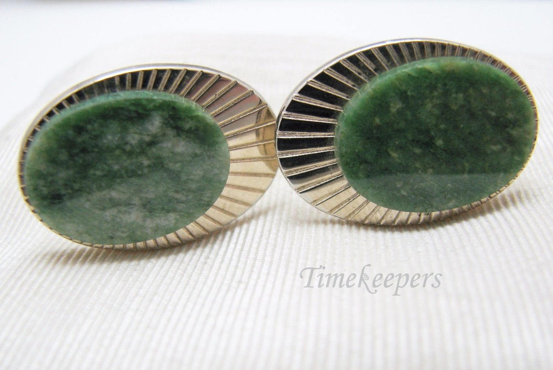 c213 Vintage Oval Cuff links with an Oval Jade Stone in Gold Tone