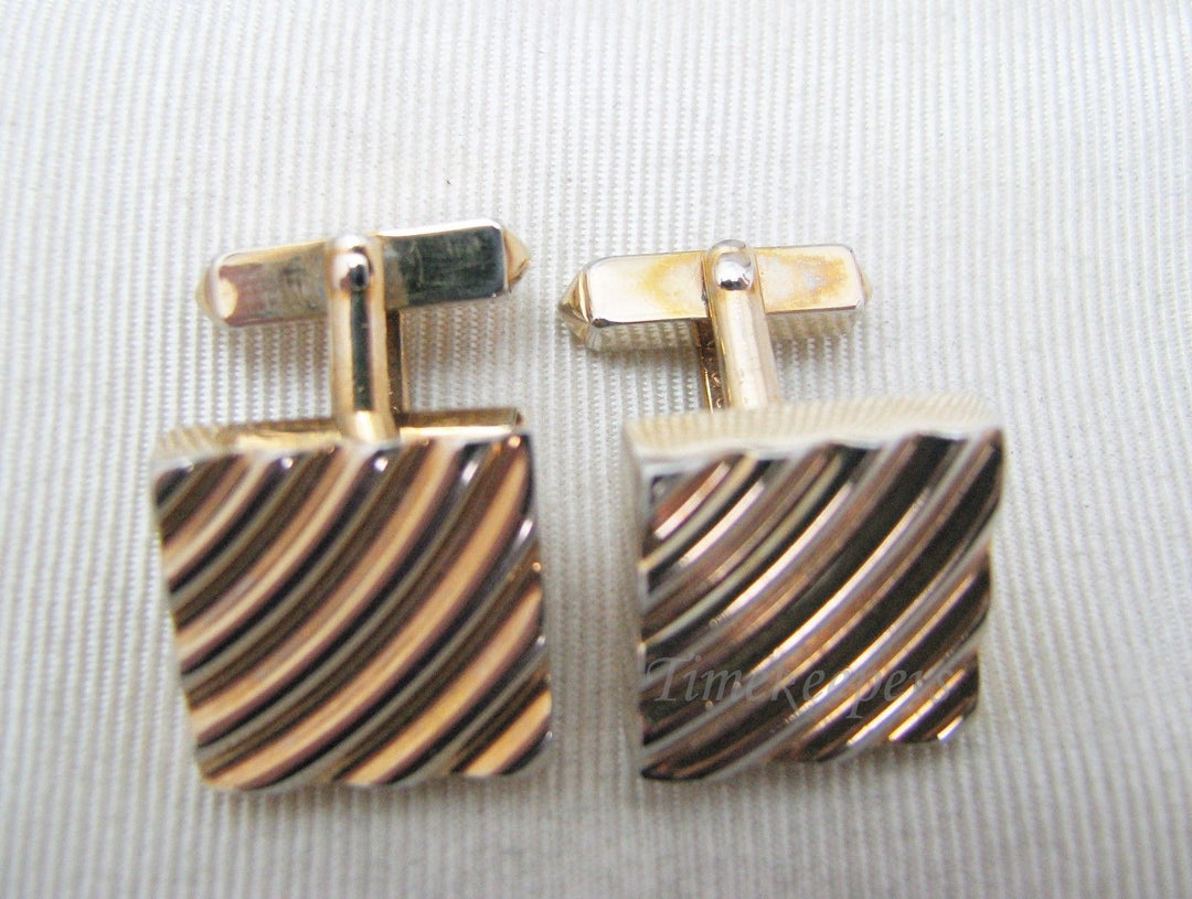 c268 Vintage Square Gold Tone Cuff links by Swank from the 1970s