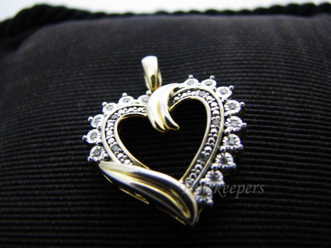c422 Dazzling Heart Pendant in Sterling Silver with Gold Wash and Diamonds