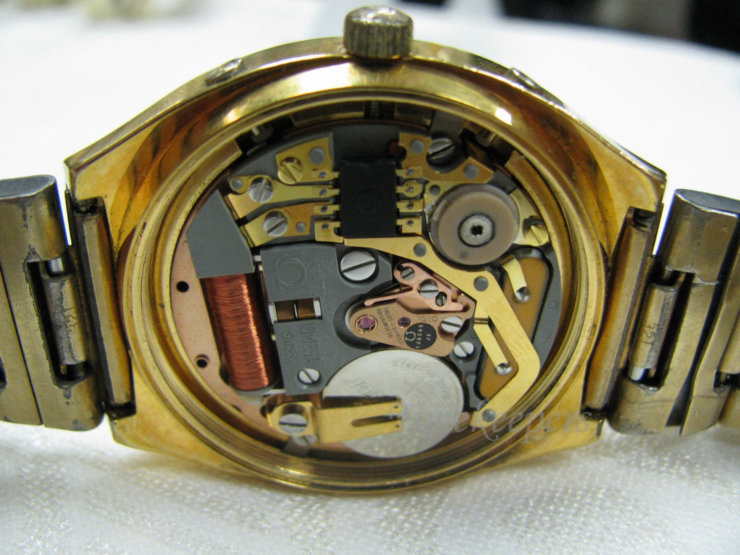 a1031 Vintage 70's 80's Omega Quartz 32 KHz Geneve Gold Filled 8 Jewels Watch