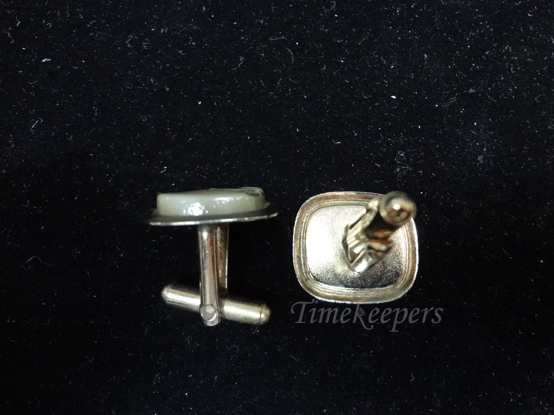 c084 Vintage Gold tone Cuff links with a Brown/Gray stone featuring two Stripes