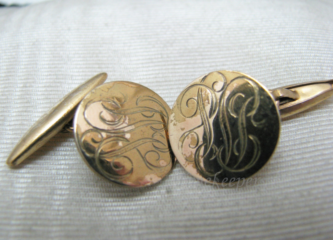 a440 Vintage Monogrammed Cuff links in Gold Tone Finish