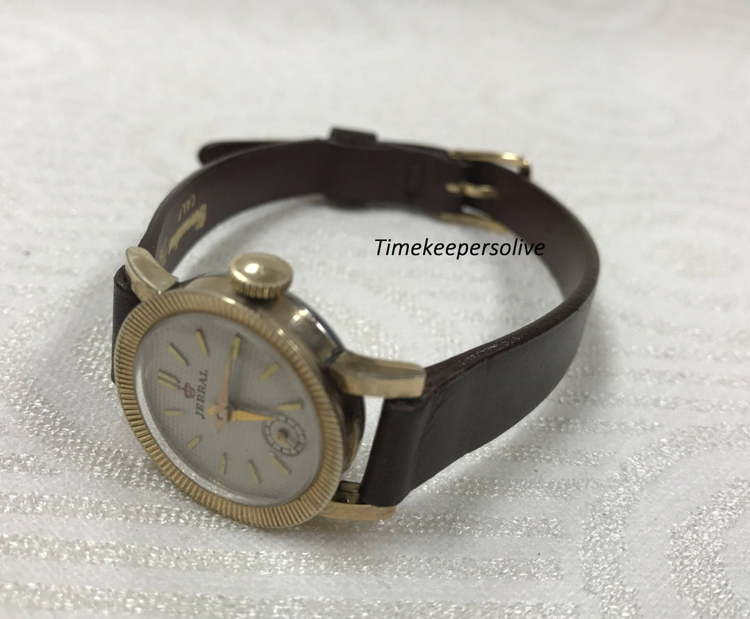 c152 Vintage Original Jerral Swiss Hilton 17J Elegant Round Mechanical Watch