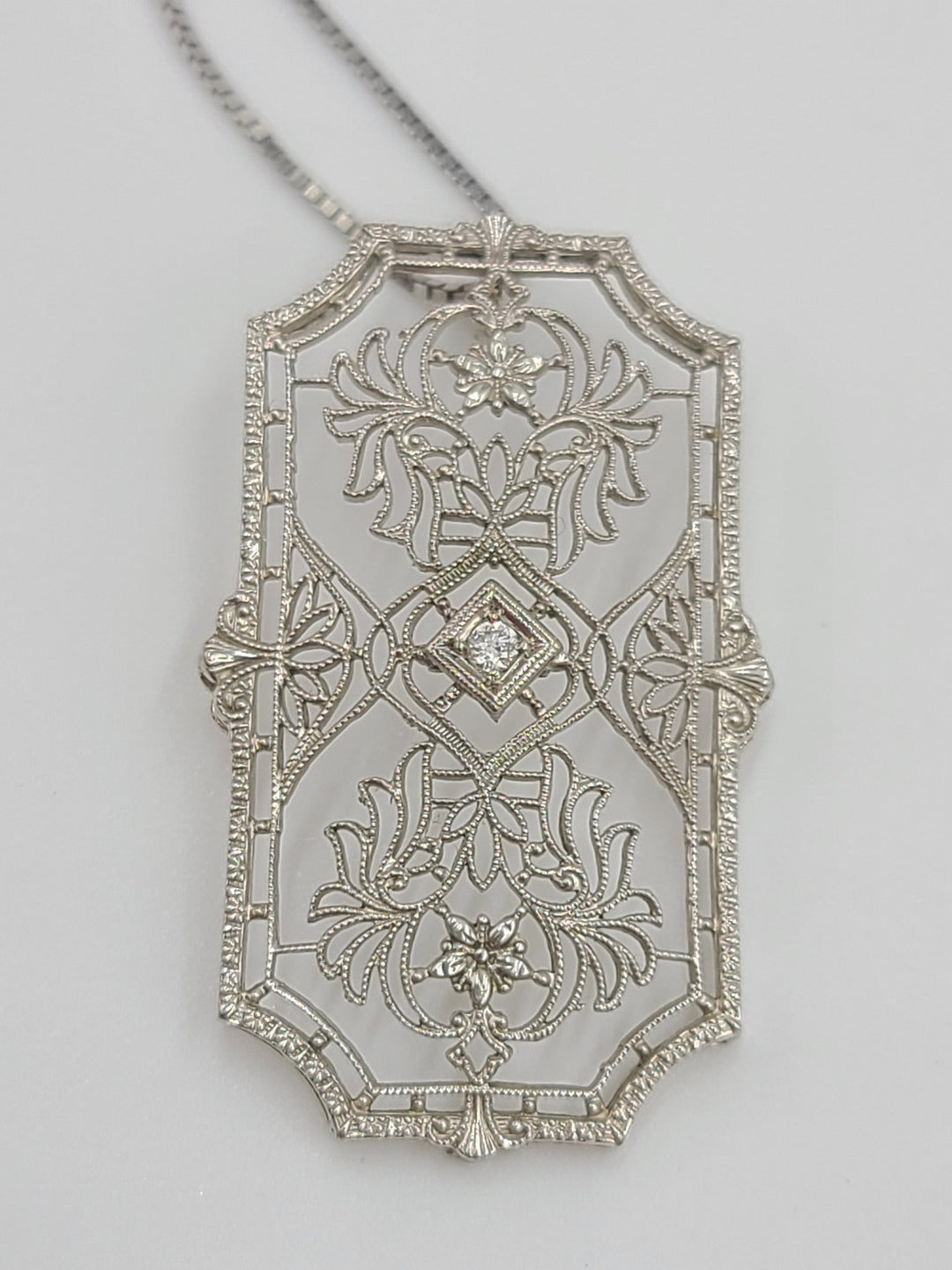 k701 Lovely Vintage 10kt White Gold Filigree Pendant on a 20" 14kt White Gold Box Necklace