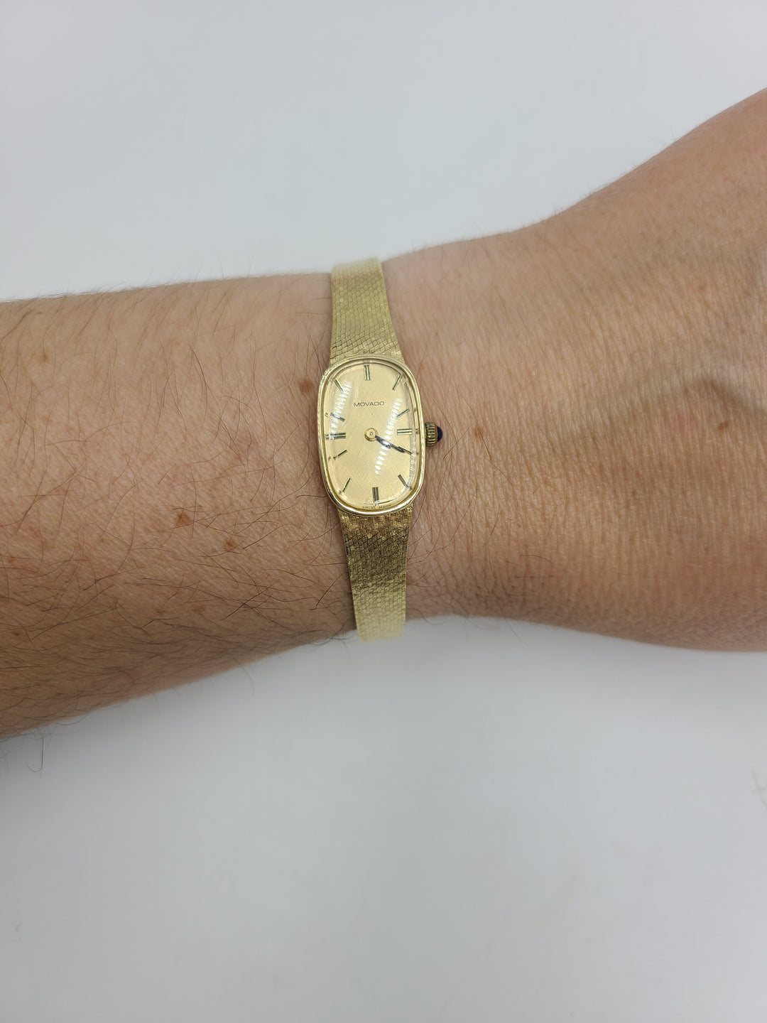 k740 Lovely Vintage Solid 14kt Yellow Gold Mechanical Movado Wristwatch