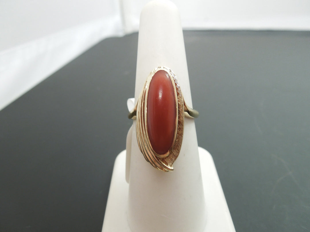 g397 Elegant 10kt Yellow Gold Carnelian Ring size 6