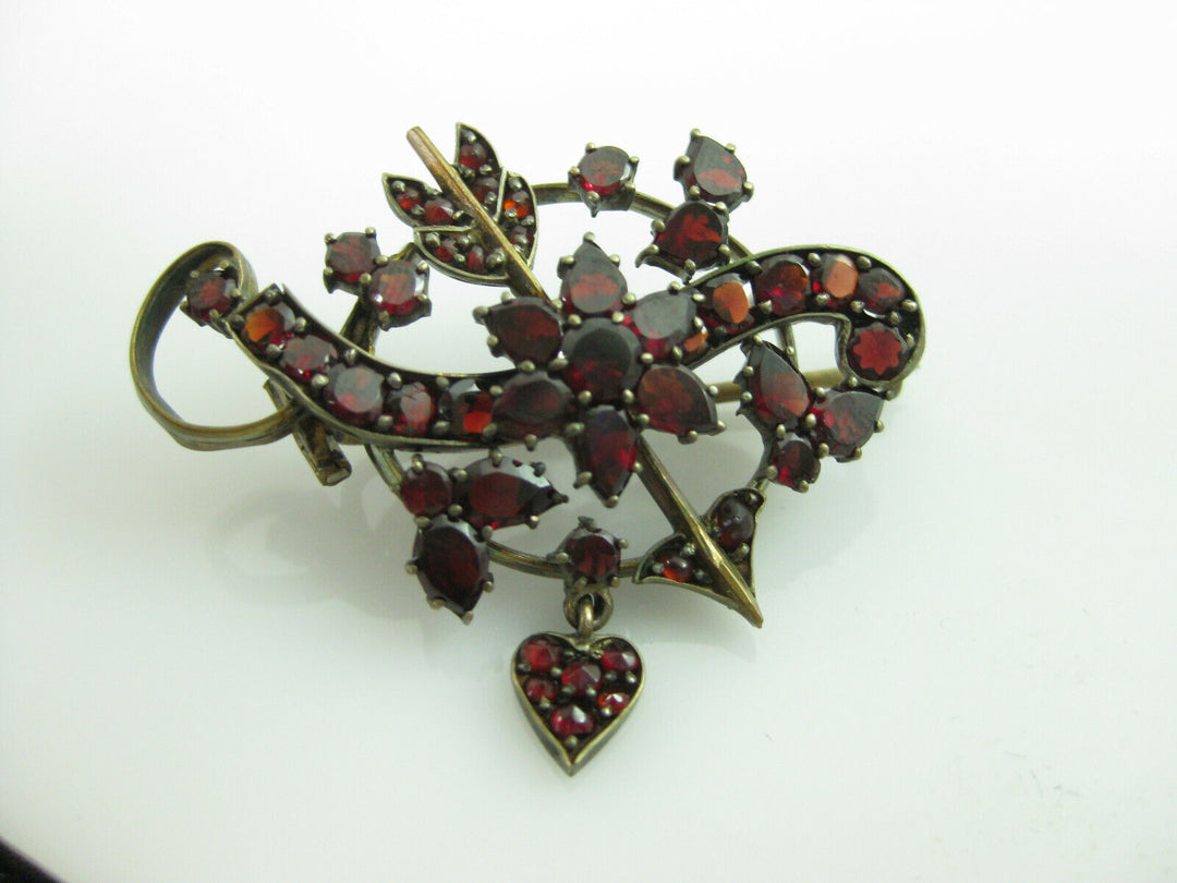 g252 Beautiful Garnet 14kt gold filled Brooch