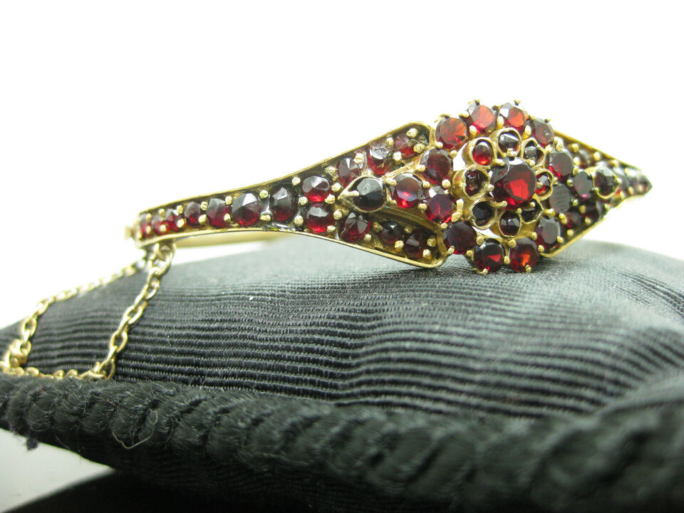 g251 Stunning Garnet 14kt Gold Filled Bracelet