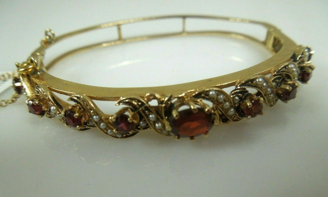 r118 14k Yellow Gold Garnet Seed Pearl Beautiful Bangle Bracelet with Safety Chain 19g Signed