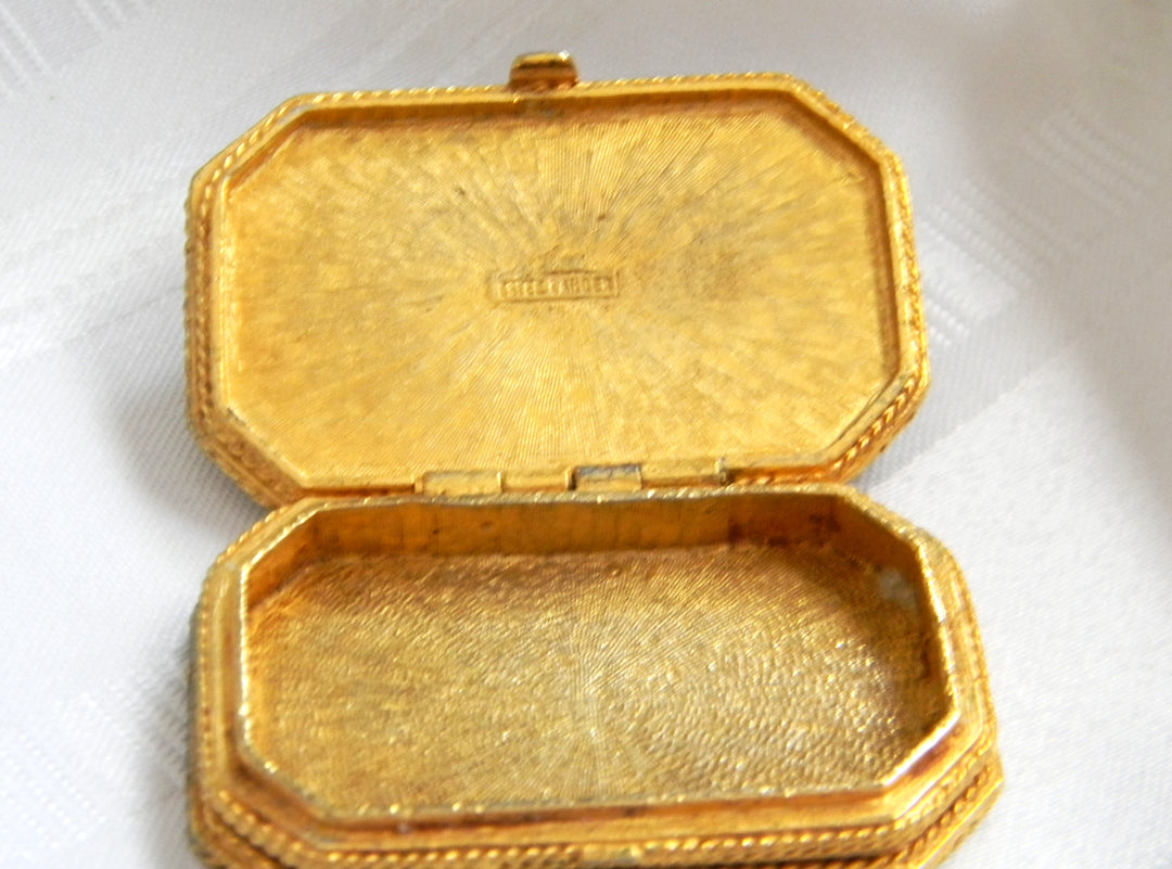 p388 Pretty Estee Lauder Gold tone Pill/ Trinket Box with Red Enamel