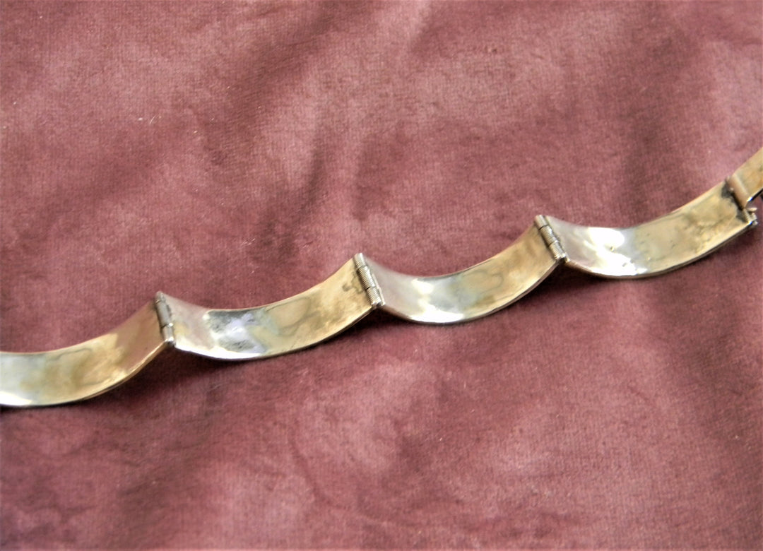 p400 Vintage Mexico Sterling Silver Ladies Bracelet with MOP inlay