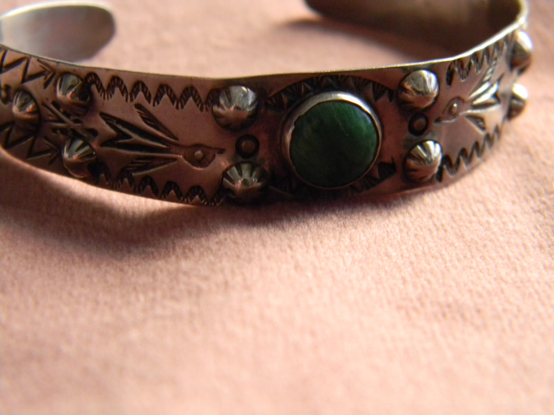 p401 Vintage Sterling Silver Cuff Bracelet with Malachite Cabachon