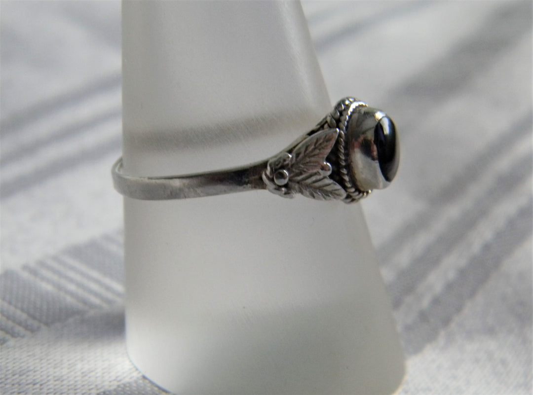 p403 Beautiful Sterling Silver Filigree and Black Onyx Ring