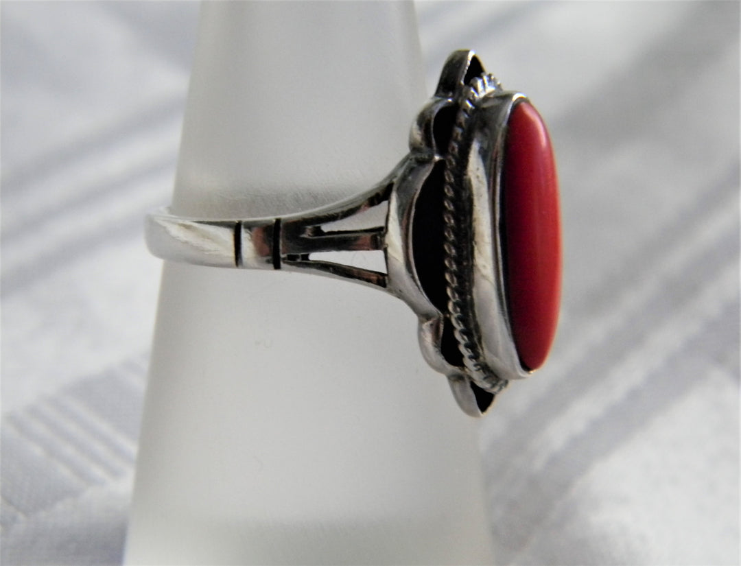 p404 Beautiful Sterling Silver Carnelian Ring