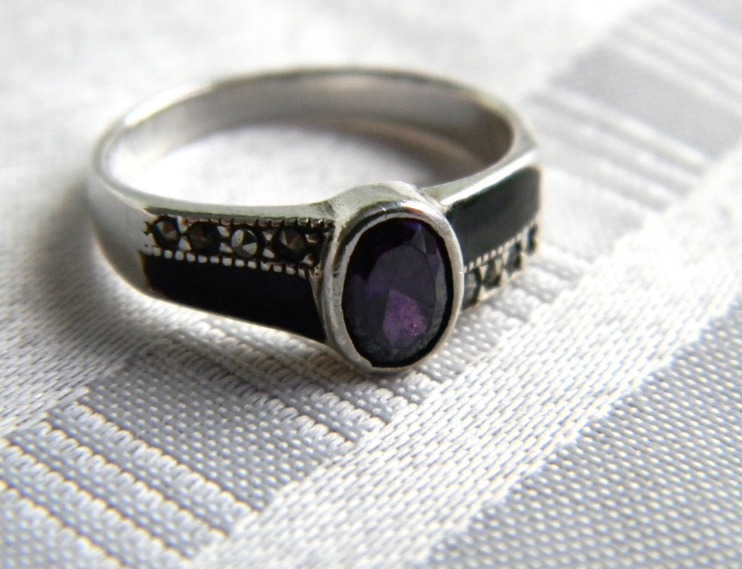 p407 Beautiful Sterling Silver Ring with Oval Purple Stone, Marcasite, Enamel