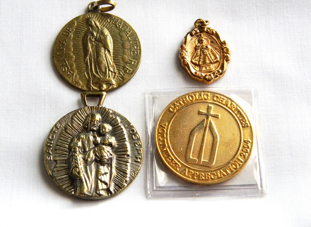 p420 Lot of 4 Preowned Catholic Medals