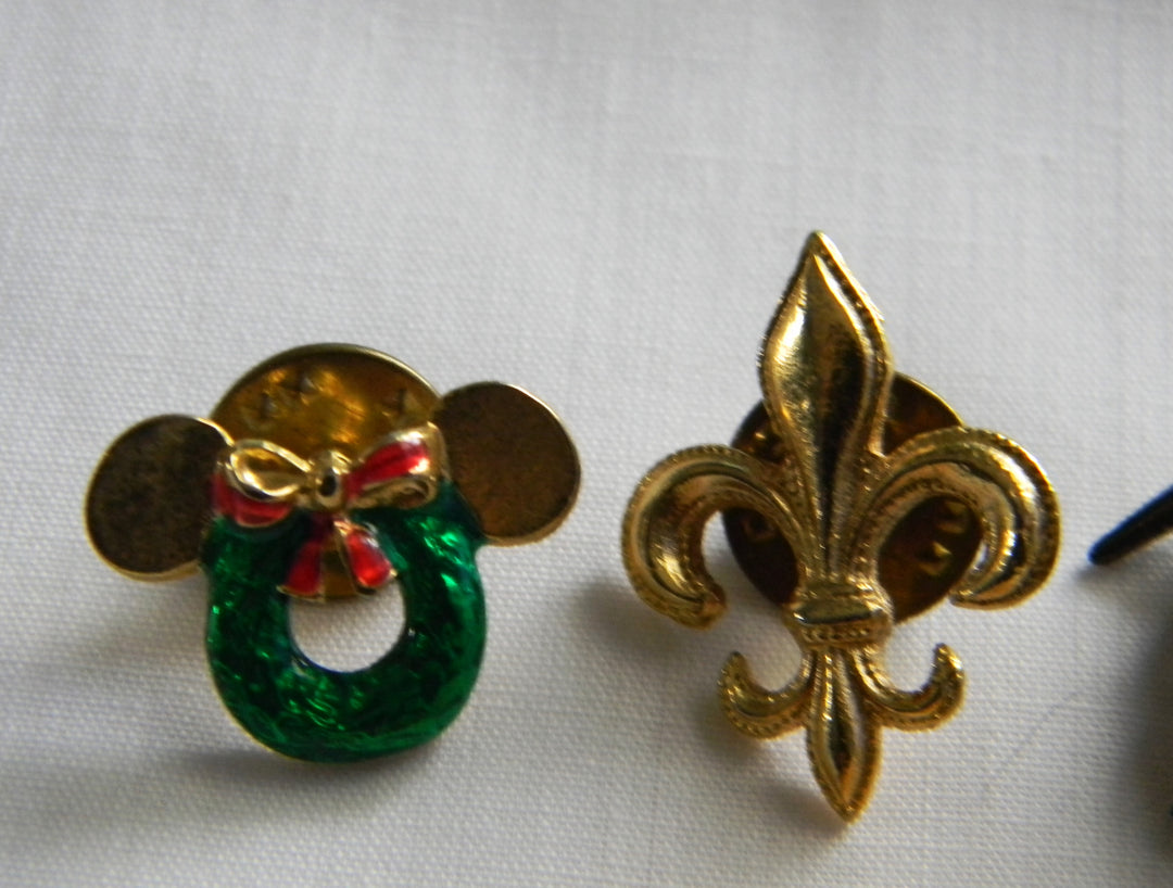 p425 Lot of 4 Pins, Mouse Ears Wreath, Gold tone Leaf, Fluer De Lis and Bird Pin