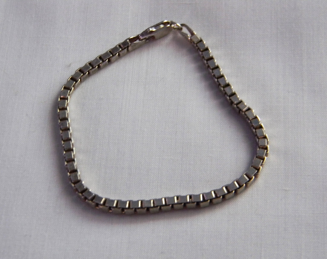 p437 Nice Box Link Bracelet in Sterling Silver