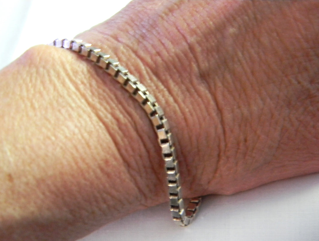 p437 Nice Box Link Bracelet in Sterling Silver