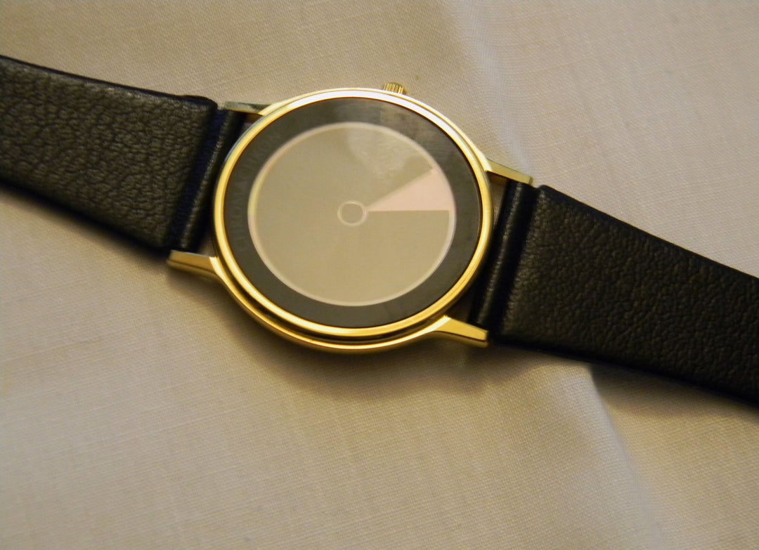 p438 Nice Black and Gold Chromachron Watch with Quartz Movement