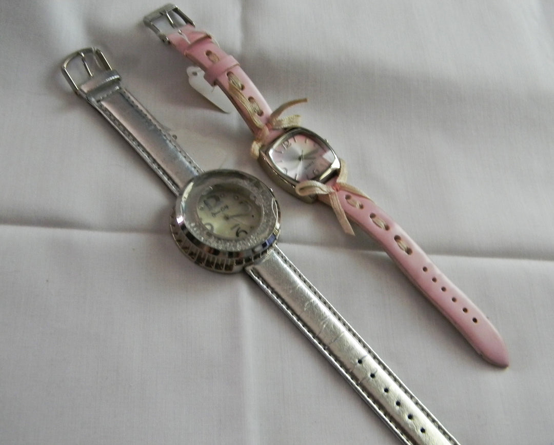 p442 Lot of two Ladies Quartz Watches Jessica Carlyle and Pink Watch