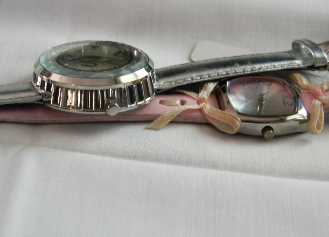 p442 Lot of two Ladies Quartz Watches Jessica Carlyle and Pink Watch