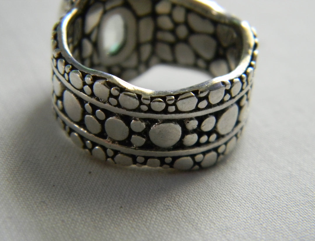 p443 Unique Stunning Sterling Silver Ring with a LIght green/Blue Stone Size 7.5