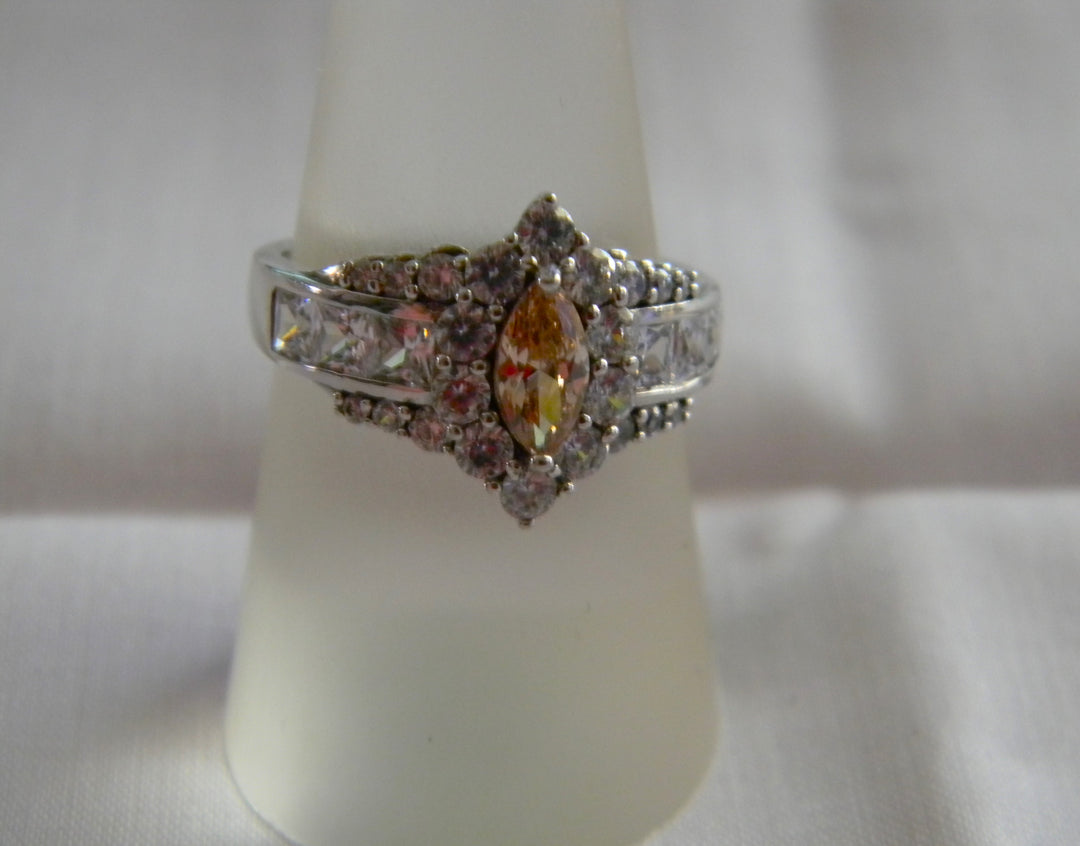 p445 Stunning Sterling Silver Ring with a Light Amber Center Stone clear Crystal