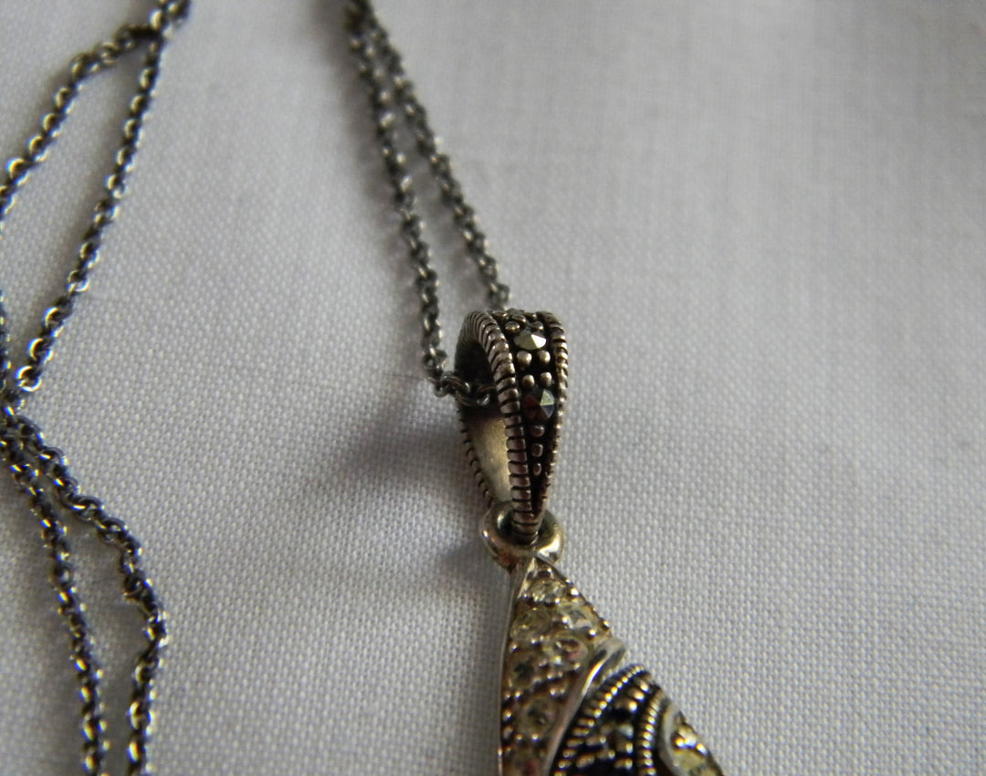 p447 Beautiful Marcasite and Crystal Tear Drop Pendant with Rolo chain