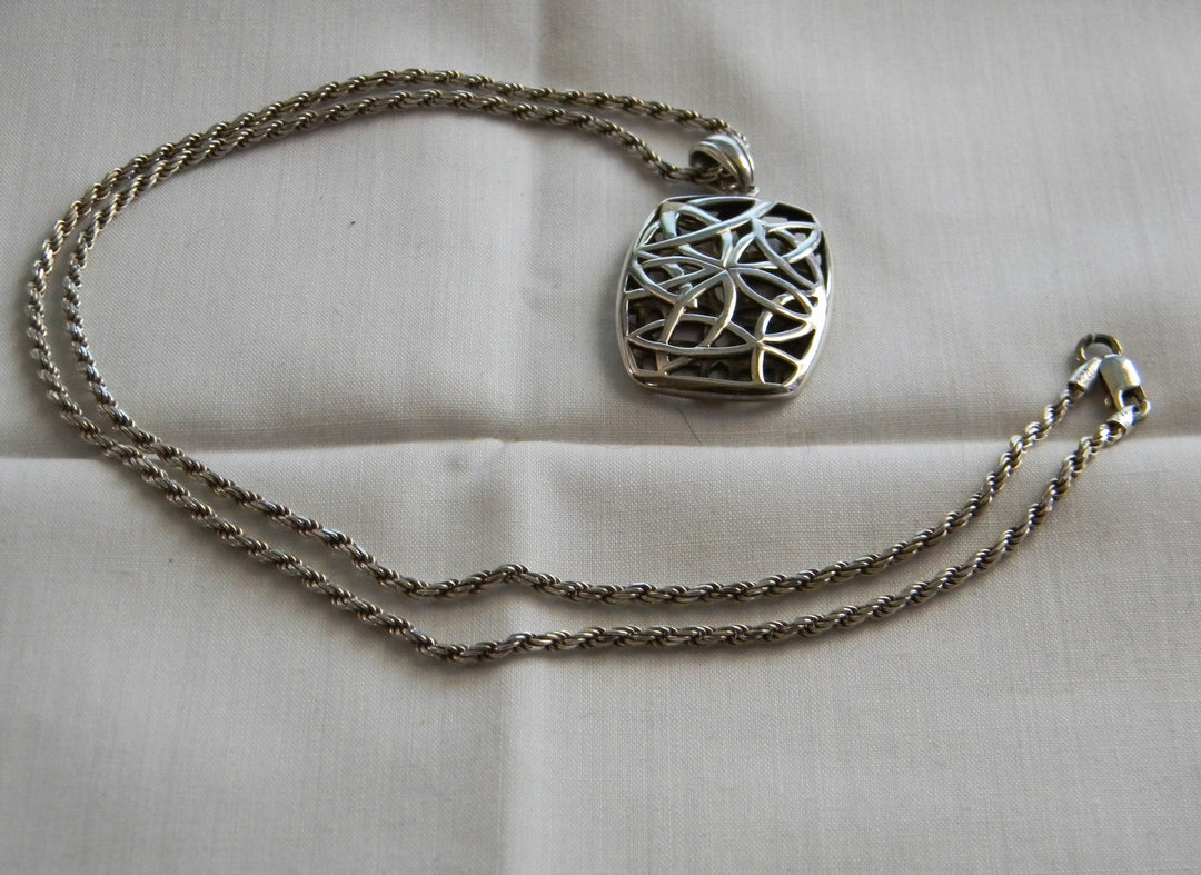 p450 Beautiful Puffed Filigree Rectangle Sterling Pendant with Rope Chain