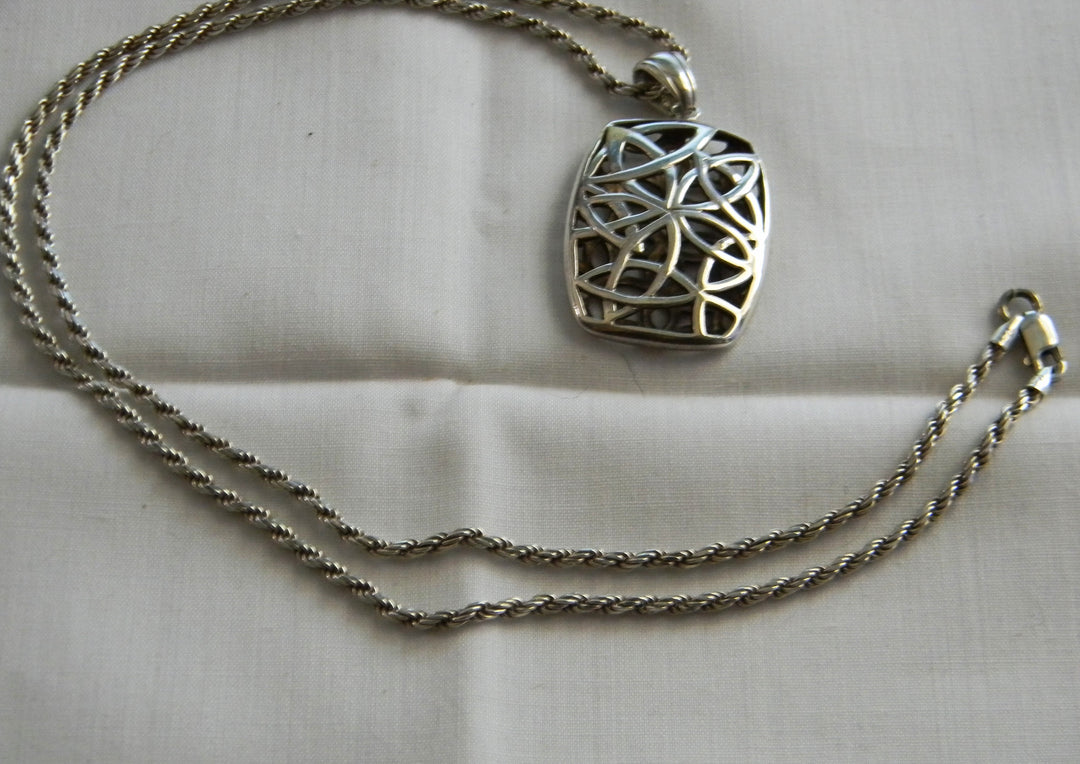 p450 Beautiful Puffed Filigree Rectangle Sterling Pendant with Rope Chain