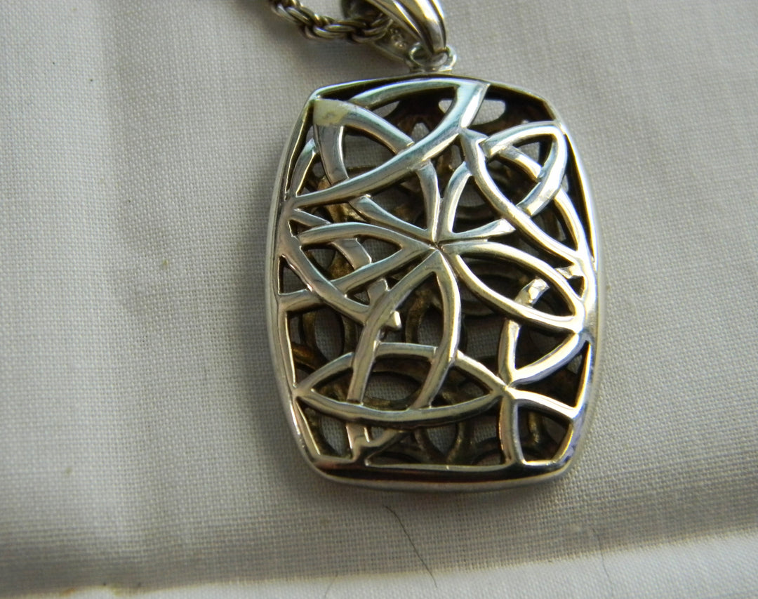 p450 Beautiful Puffed Filigree Rectangle Sterling Pendant with Rope Chain