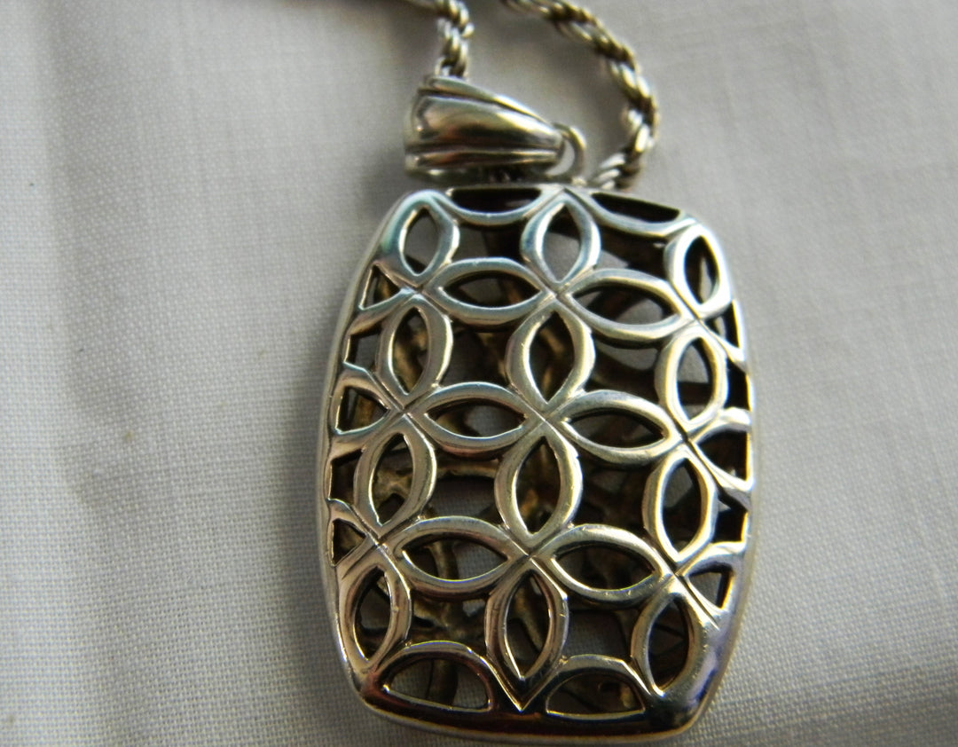 p450 Beautiful Puffed Filigree Rectangle Sterling Pendant with Rope Chain