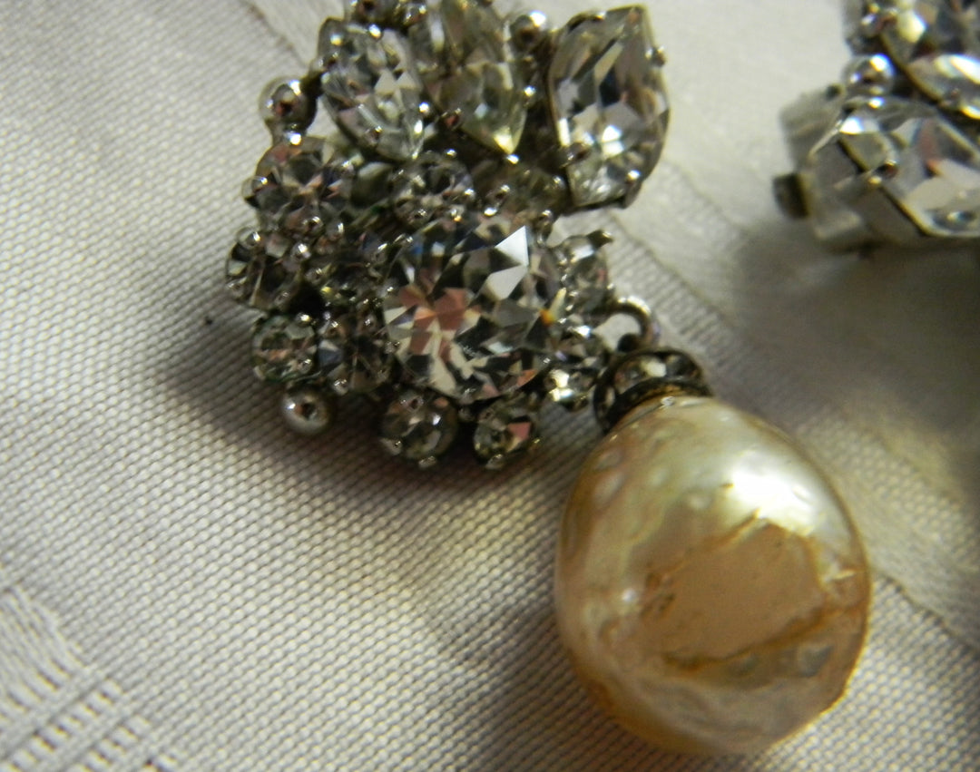 p457 Lovely Vintage Clip On Earrings with Crystals and Faux Dangle Pearl