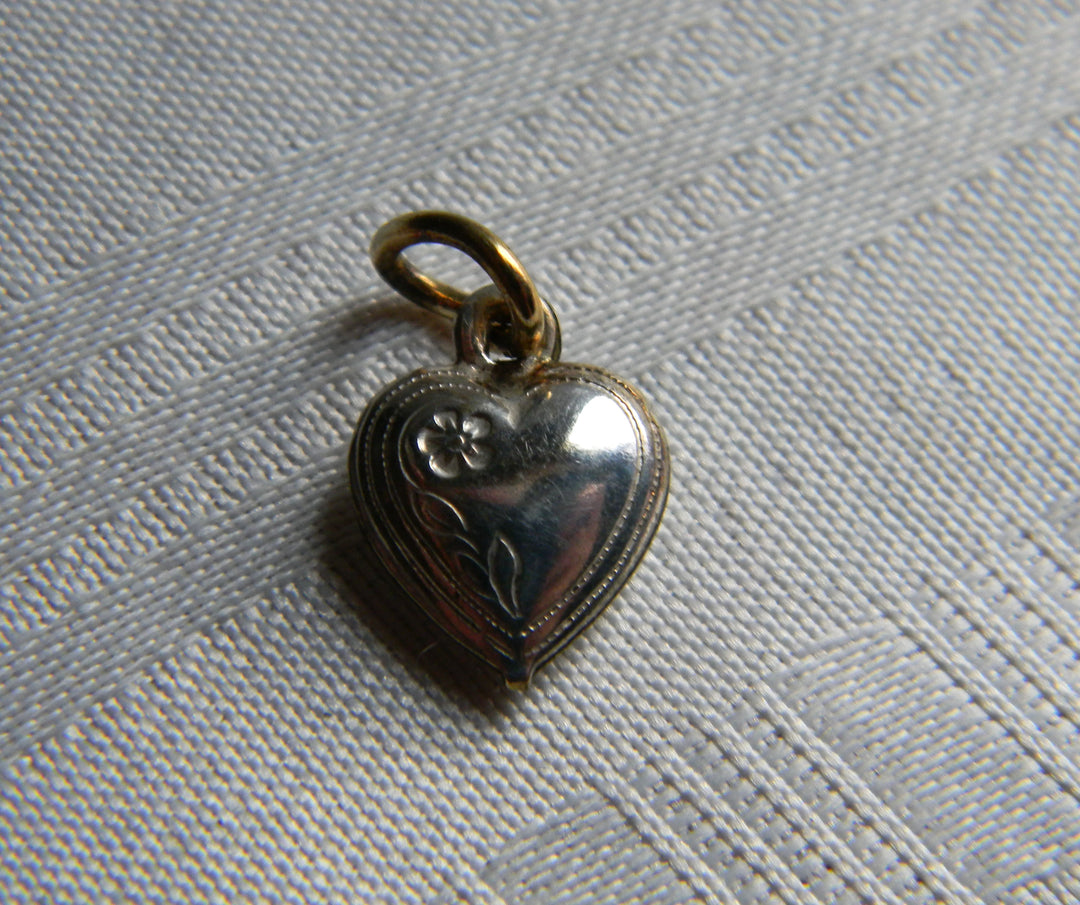 p465 Trio of 3 Heart Locket/ Pendant in Silver (No chain)